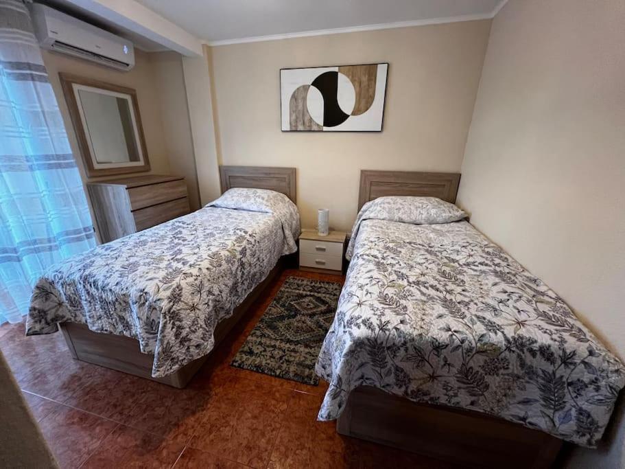 2 Bedroom Levante Beach Бенідорм Екстер'єр фото